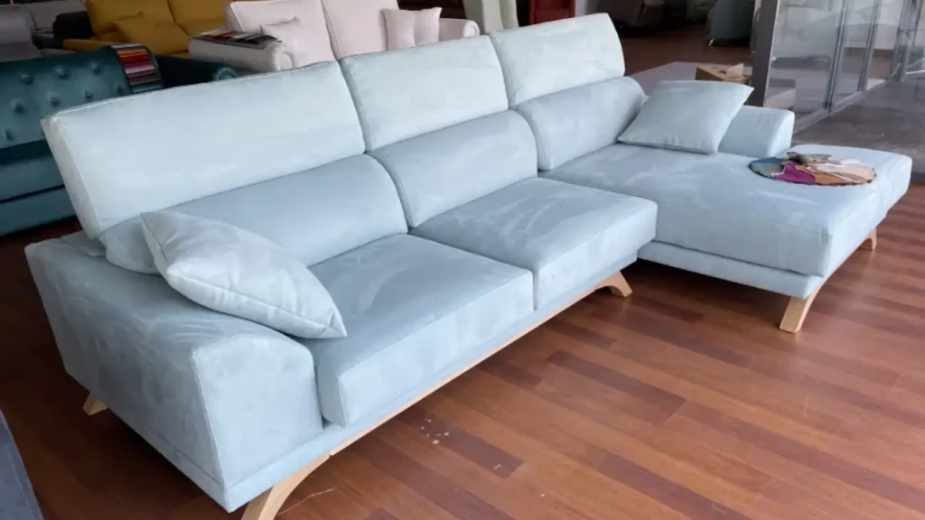 Precios de Limpieza de Sofás 1 sillon-chaiselong-limpieza-y-desinfeccion